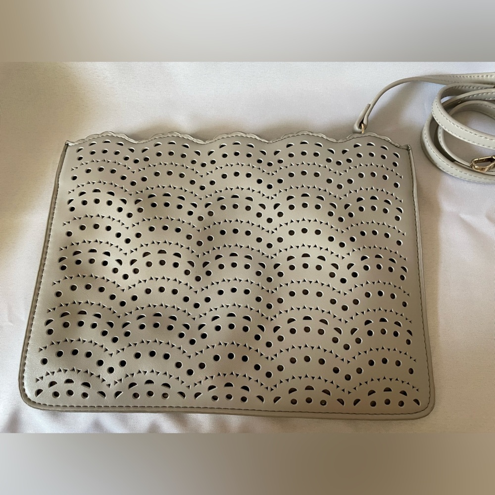 Grey laser cut bag - Picture 2 of 5